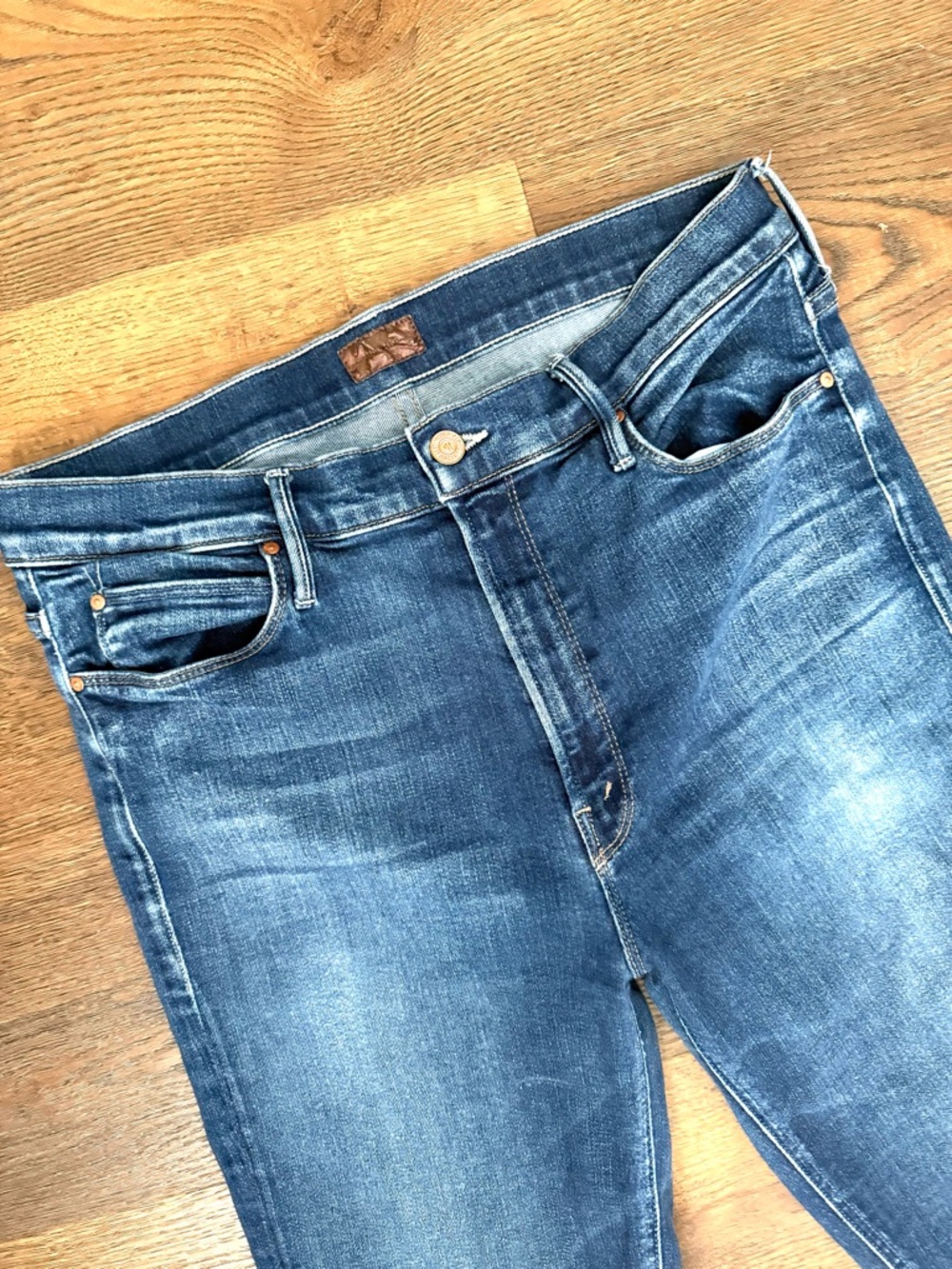 MOTHER The Dazzler Skimp Jeans - Picture 3 of 7